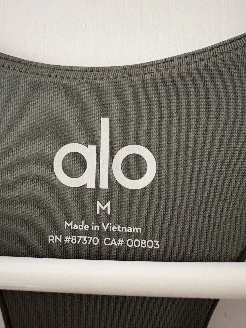 ALO Yoga sleek alo